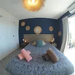 180 Seaview 1 Bedroom Flat With Swimming Pool *