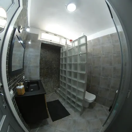 180 Seaview 1 Bedroom Flat With Swimming Pool * Адехе