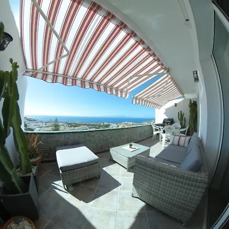 Апартаменты 180 Seaview 1 Bedroom Flat With Swimming Pool Адехе
