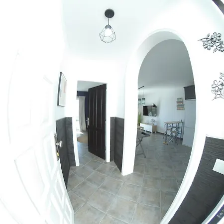 180 Seaview 1 Bedroom Flat With Swimming Pool Адехе