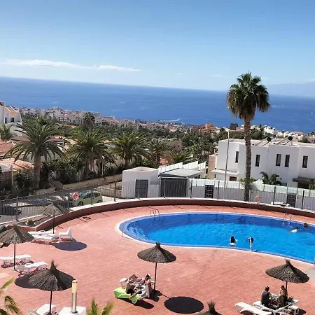 Апартаменты 180 Seaview 1 Bedroom Flat With Swimming Pool Адехе