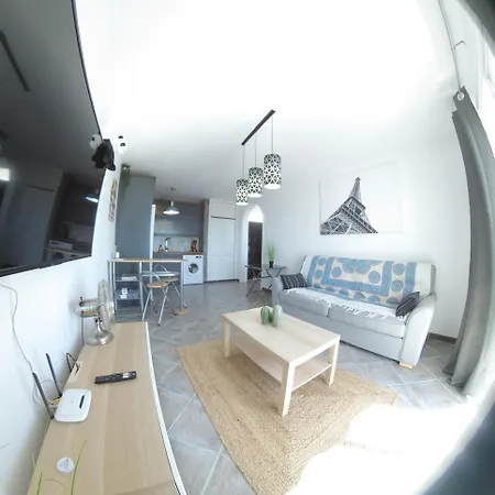180 Seaview 1 Bedroom Flat With Swimming Pool Апартаменты Адехе