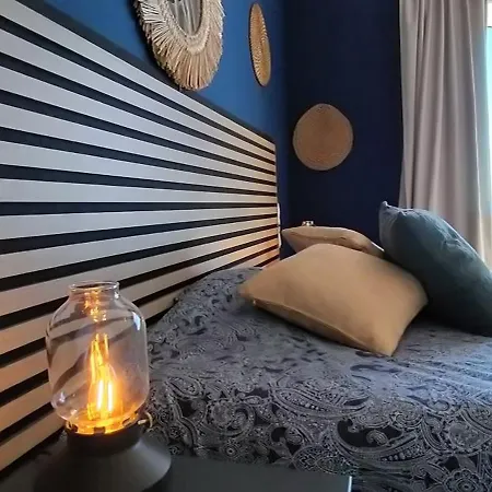 Апартаменты 180 Seaview 1 Bedroom Flat With Swimming Pool