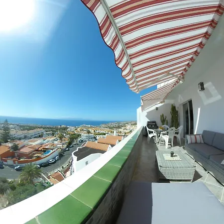Апартаменты 180 Seaview 1 Bedroom Flat With Swimming Pool *