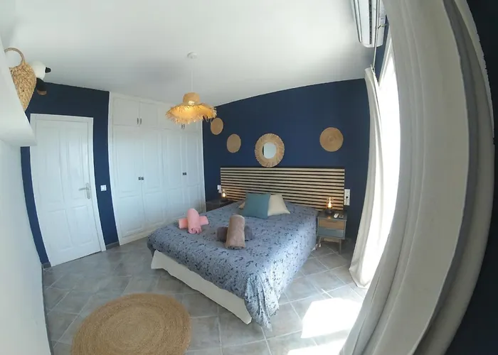 180 Seaview 1 Bedroom Flat With Swimming Pool Апартаменты Адехе