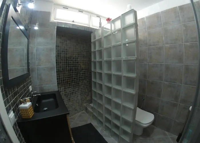 Апартаменты 180 Seaview 1 Bedroom Flat With Swimming Pool *