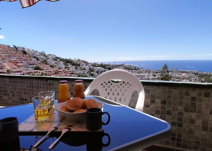 180 Seaview 1 Bedroom Flat With Swimming Pool *