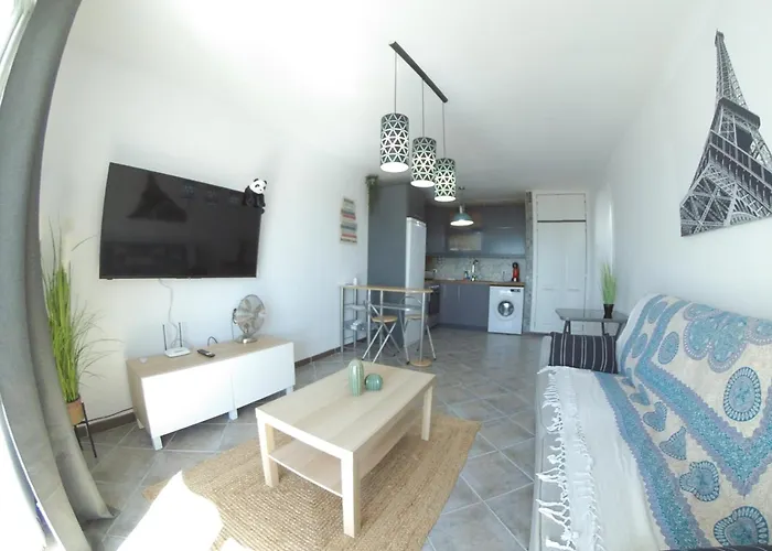 180 Seaview 1 Bedroom Flat With Swimming Pool Апартаменты *