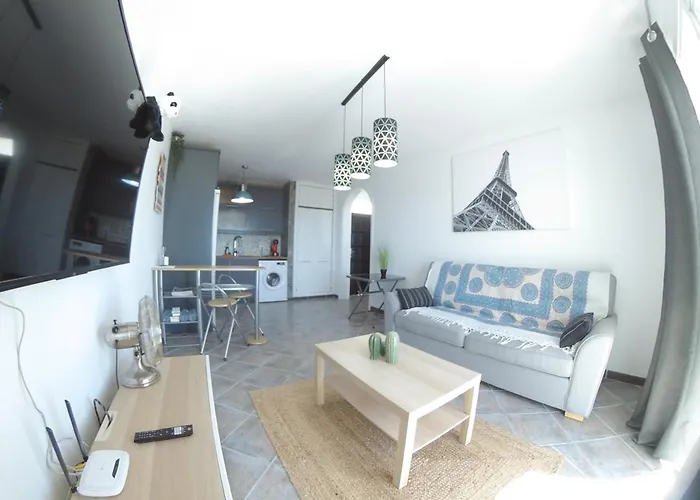 180 Seaview 1 Bedroom Flat With Swimming Pool Апартаменты Адехе